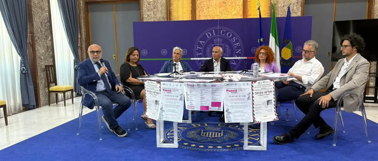 Cosenza, presentata la terza edizione del Festival della Poesia