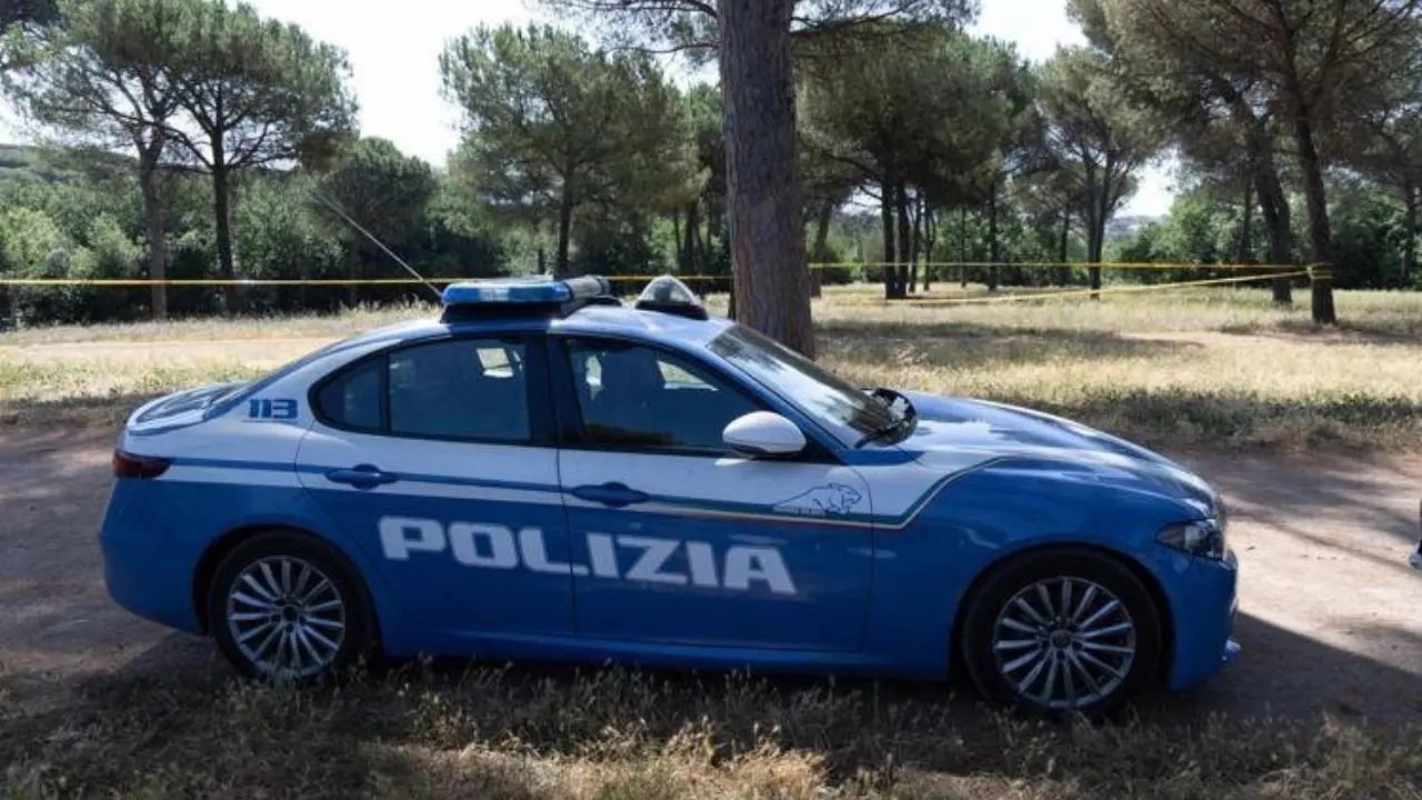 Donna e neonata trovate morte a Villa Pamphili, la bimba forse strangolata