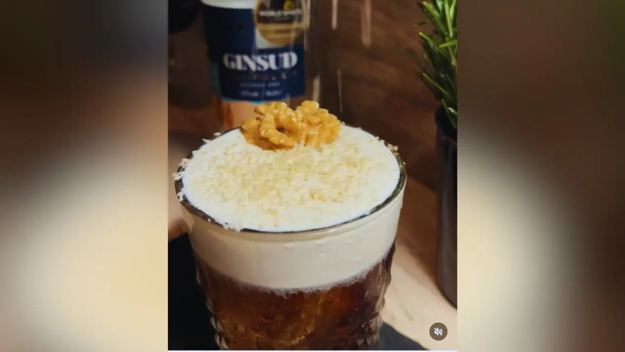 Il bartender Roberto Gulino omaggia Brunori con un cocktail ispirato al suo \"L'albero delle noci\"