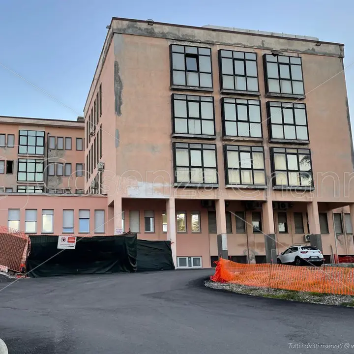 Cariati, le Lampare chiede lumi sull'ospedale: «Quale futuro per l'elisoccorso?»