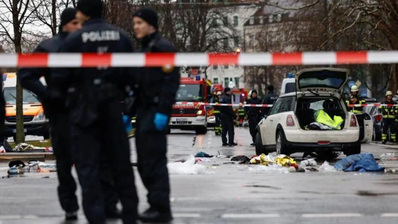 Auto sulla folla a Monaco: 28 feriti. Fermato 24enne afghano, ipotesi attentato