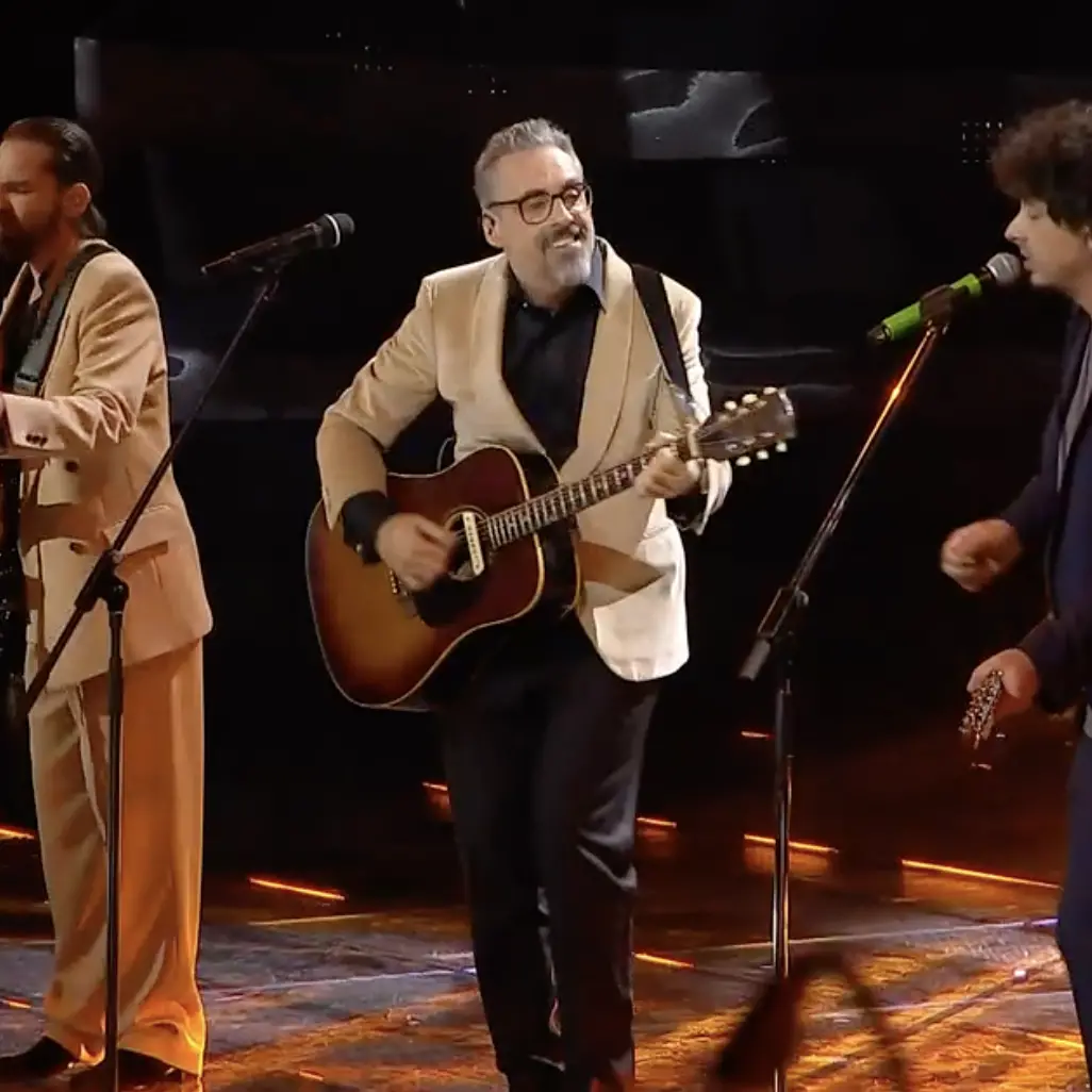 Sanremo, è da brividi l'omaggio di Brunori Sas a Lucio Dalla. La dedica a Benvegnù