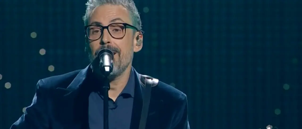 Sanremo, Brunori fa centro nella terza serata del festival. Standing ovation e televoto aperto