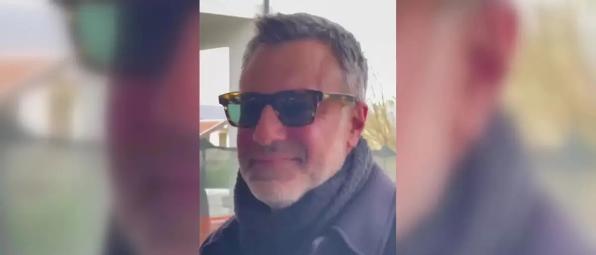 San Marco Argentano, il maestro Stefano Amato torna a scuola dopo essersi esibito a Sanremo con Brunori Sas | VIDEO