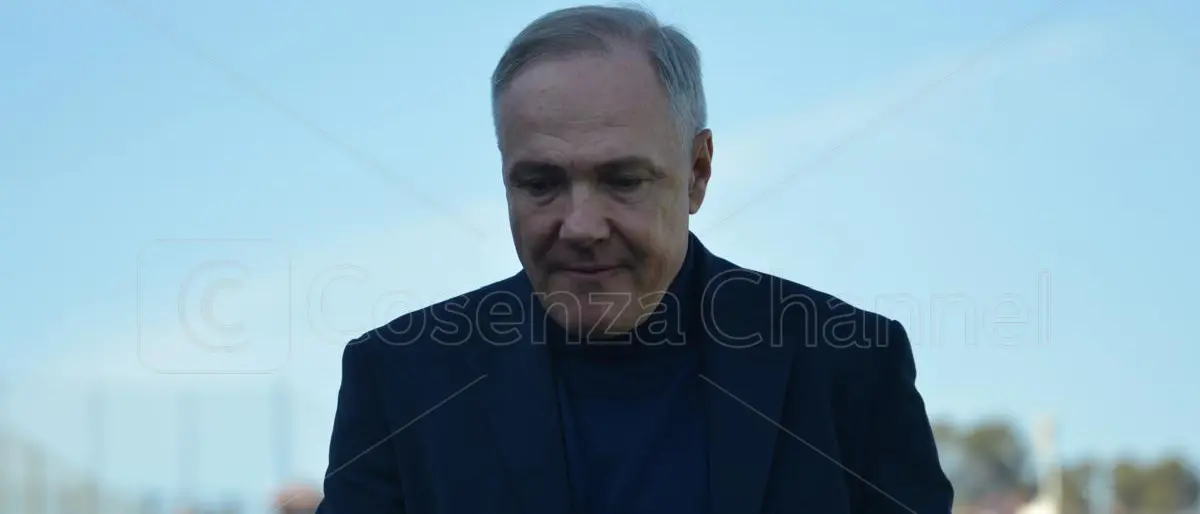 Cosenza, l'esonero di Alvini ora è ufficiale: il comunicato della società