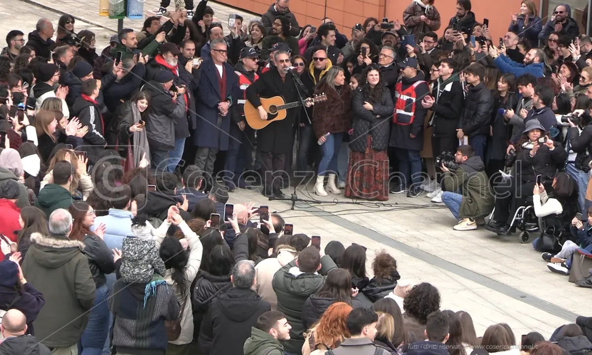 Dario Brunori al Manifesto: «La Calabria non è solo 'nduja e 'ndrangheta»