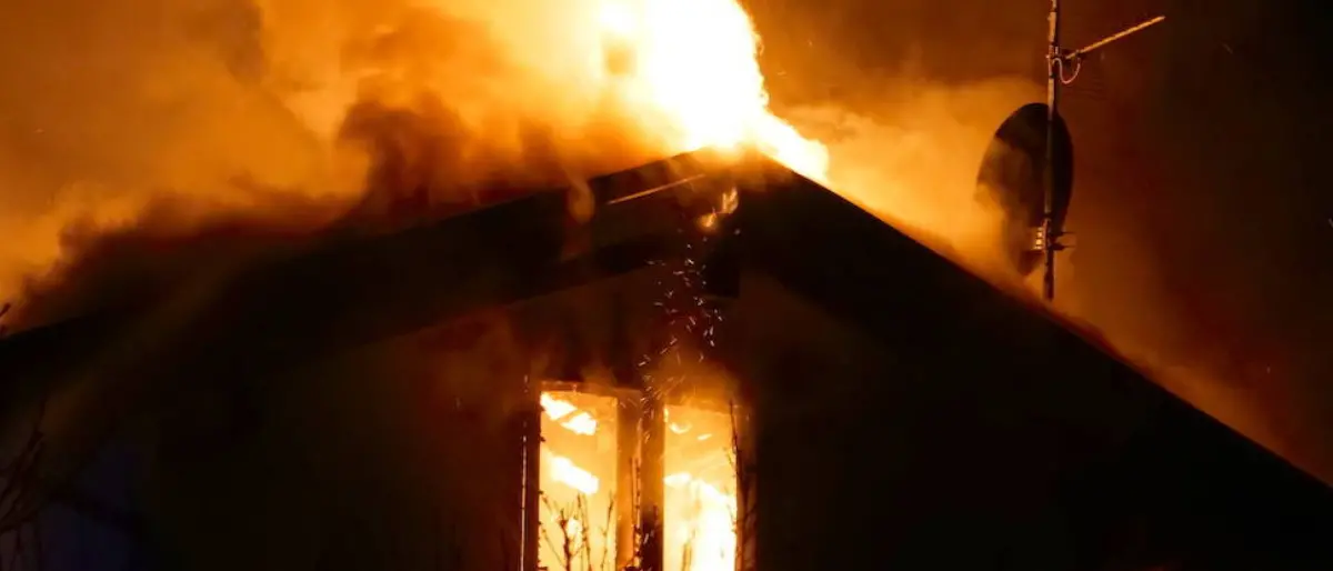 Rossano, fiamme nel centro storico: salvi due cagnolini, nessun ferito