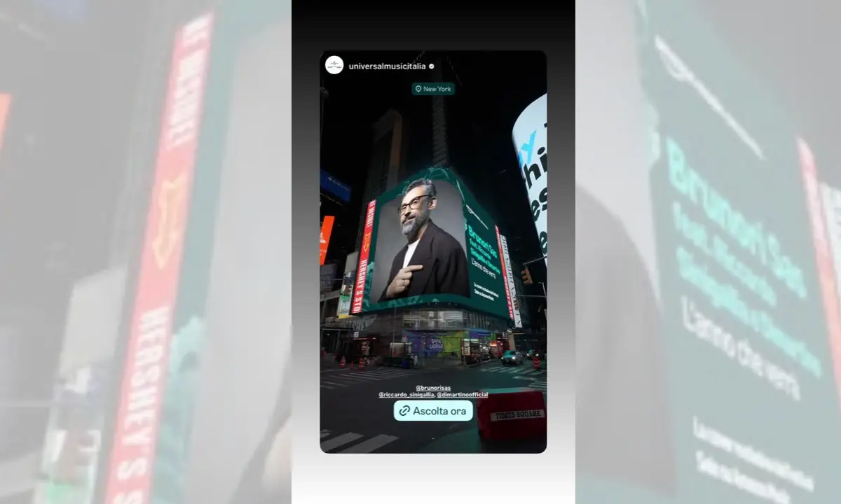 Dario Brunori sbarca a New York: la cover de \"L'anno che verrà\" sui maxischermi di Times Square