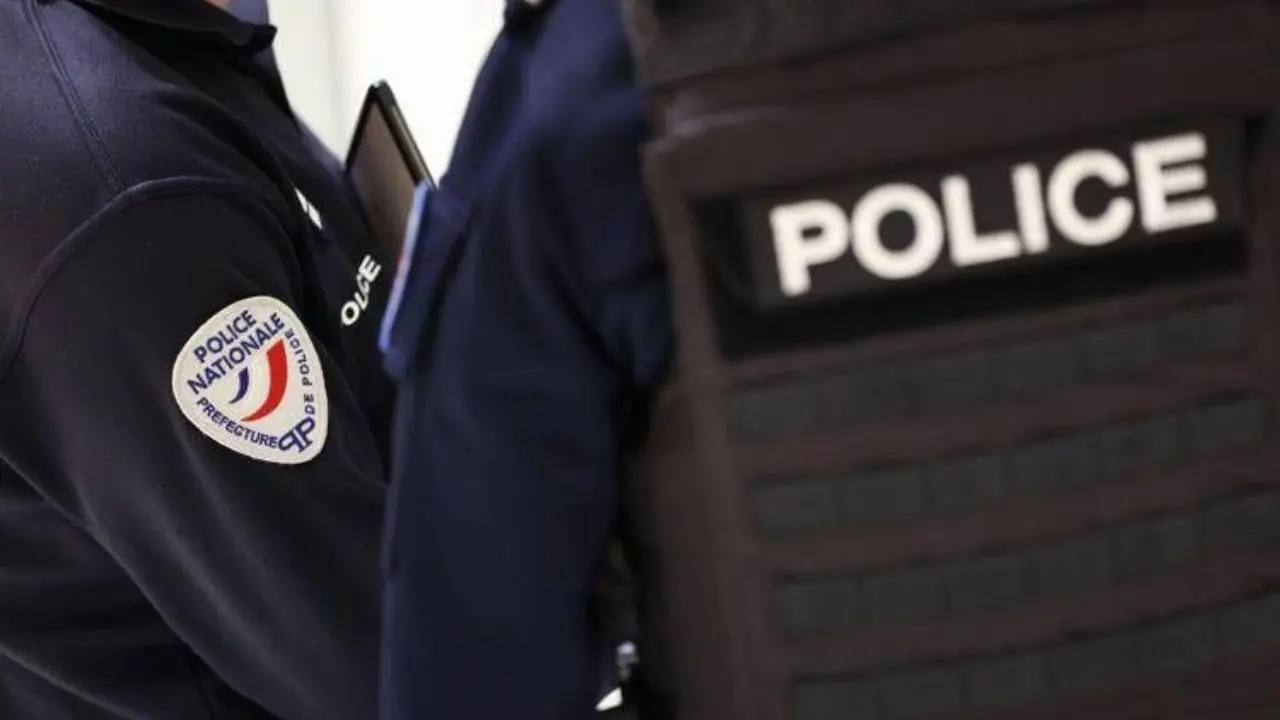 Milano, polizia soccorre 70enne con arresto cardiaco e lo salva con massaggio