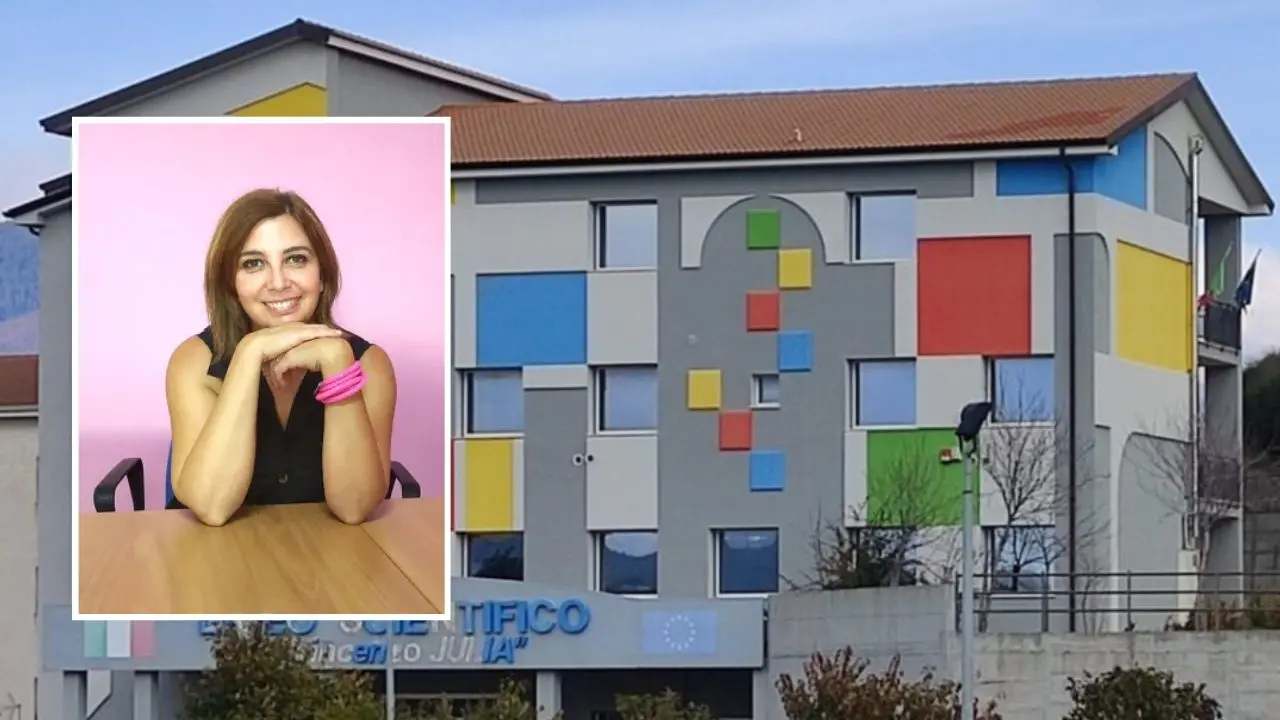 Acri, la preside dello \"Julia-Falcone\" sui presunti casi di deepfake: «Le vittime non sono sole»