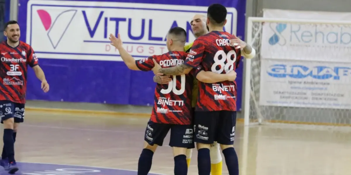 Calcio a 5, la Pirossigeno Cosenza sbanca 5-2 Manfredonia e si rilancia in classifica