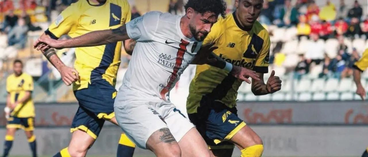 Cosenza, sorriso a metà: 1-1 contro il Modena, Pedro Mendes pareggia Artistico