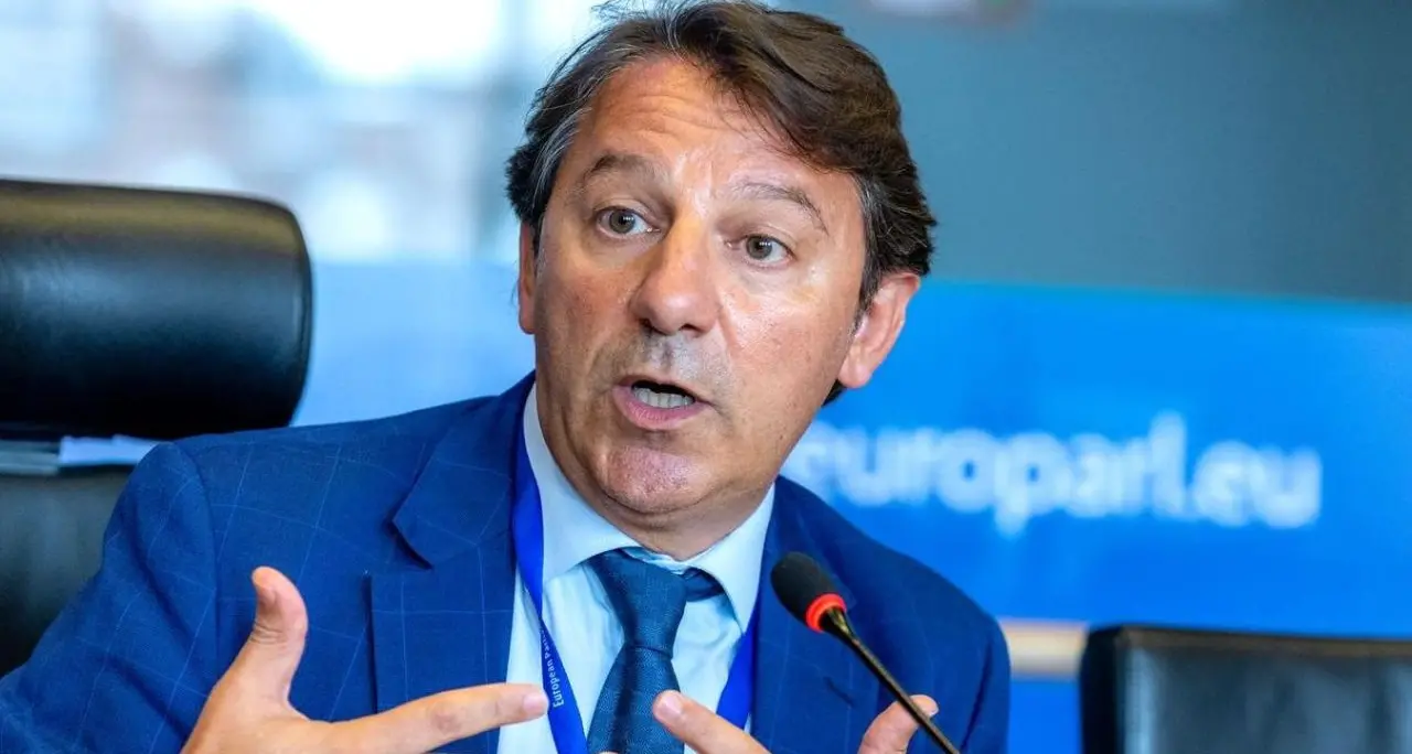 Elezioni regionali, Tridico parte da sanità e\u00A0reddito di dignità: «Offriremo ai calabresi un progetto credibile»\n