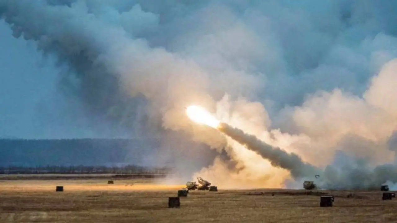 Ucraina, Trump sospende gli aiuti militari a Kiev: «Ripresa dipende da Zelensky»
