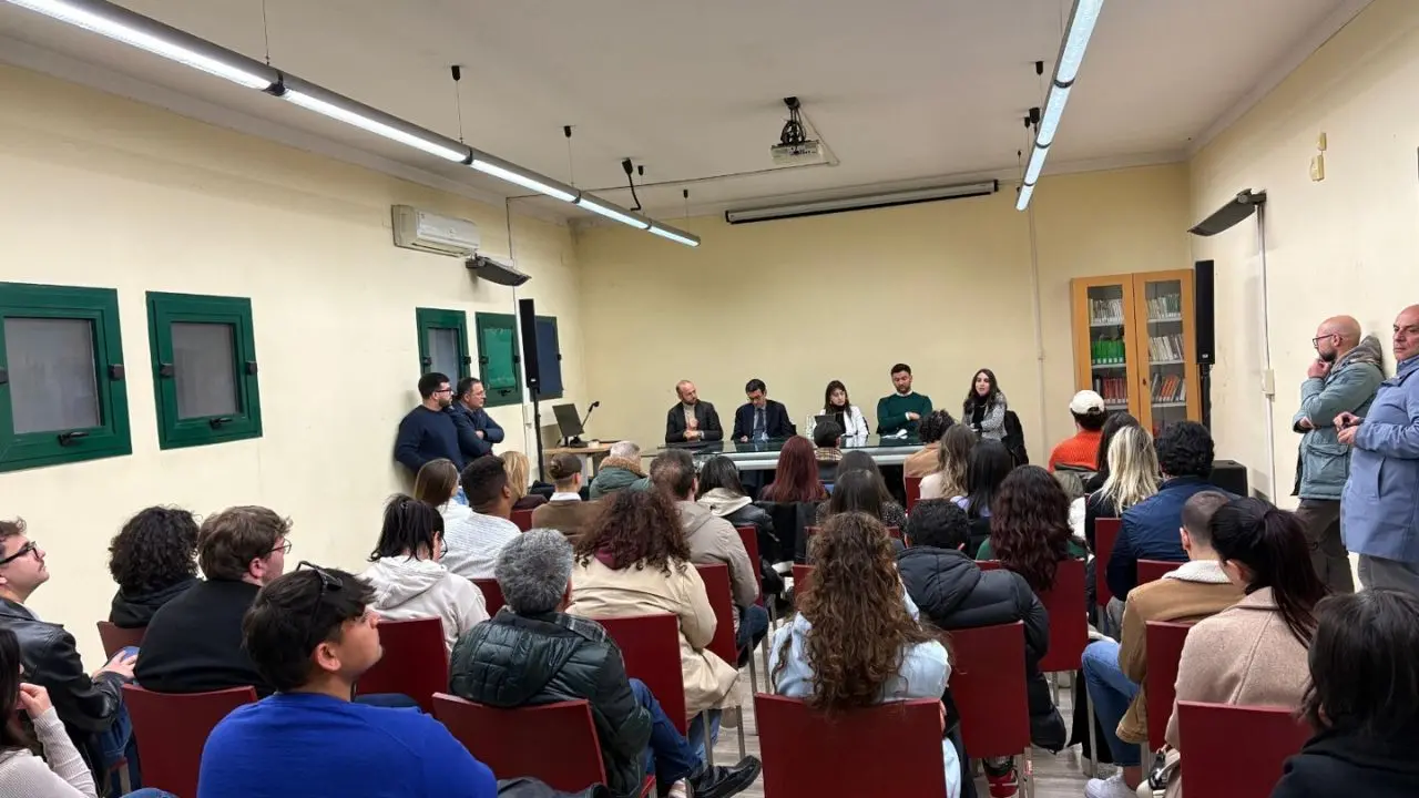 Cosenza, il Partito democratico \"mette radici\" all'Unical