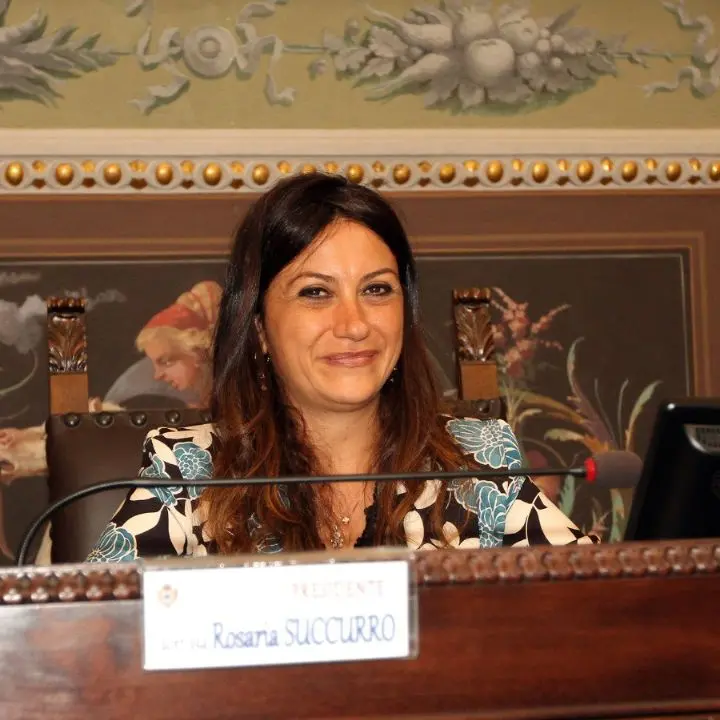 La Presidente gira il mondo, la Provincia affonda: Succurro a Malta per promuovere la Sila