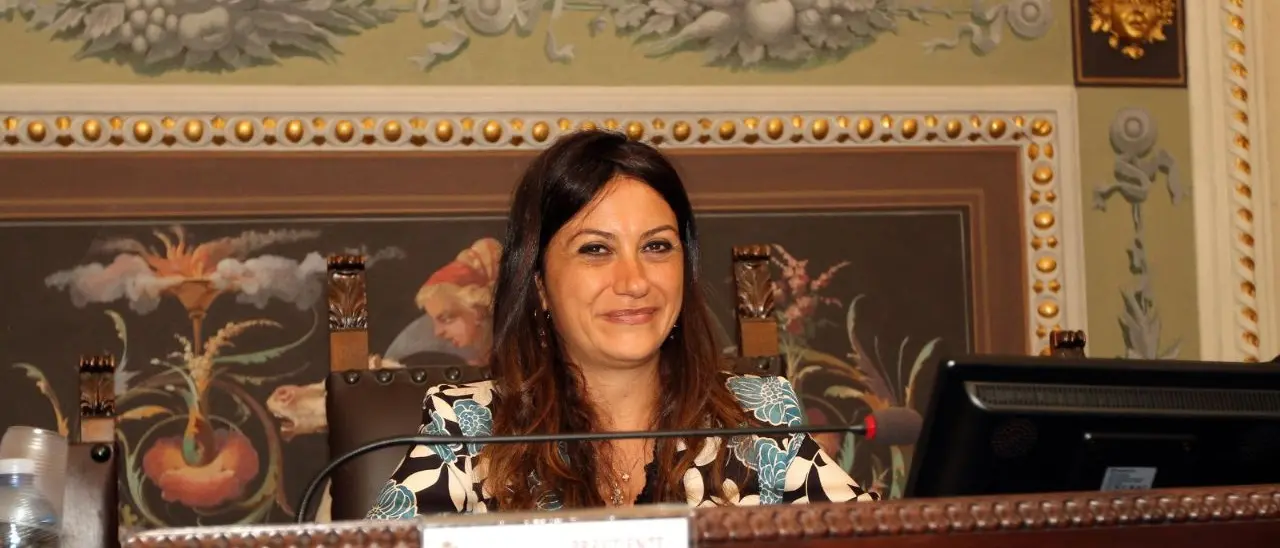 La Presidente gira il mondo, la Provincia affonda: Succurro a Malta per promuovere la Sila