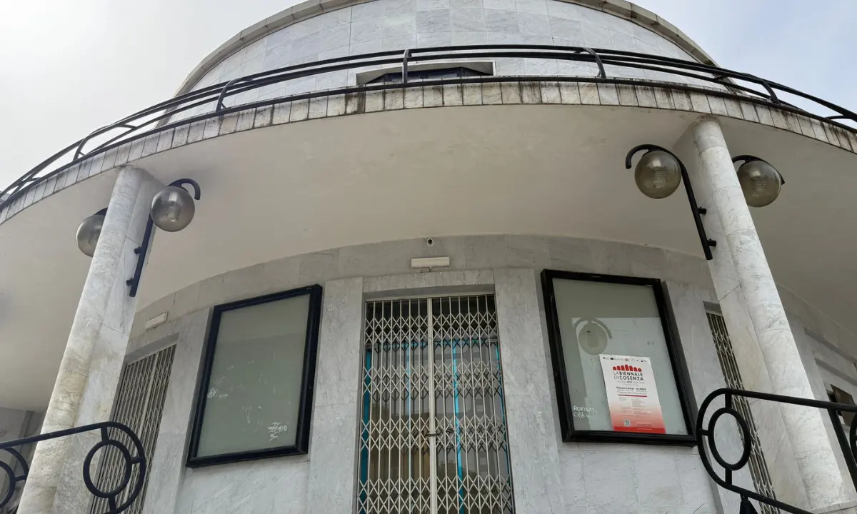 Cinema teatro Italia ancora chiuso. Doveva inaugurare nel 2024, ma ancora non se ne parla - FOTO