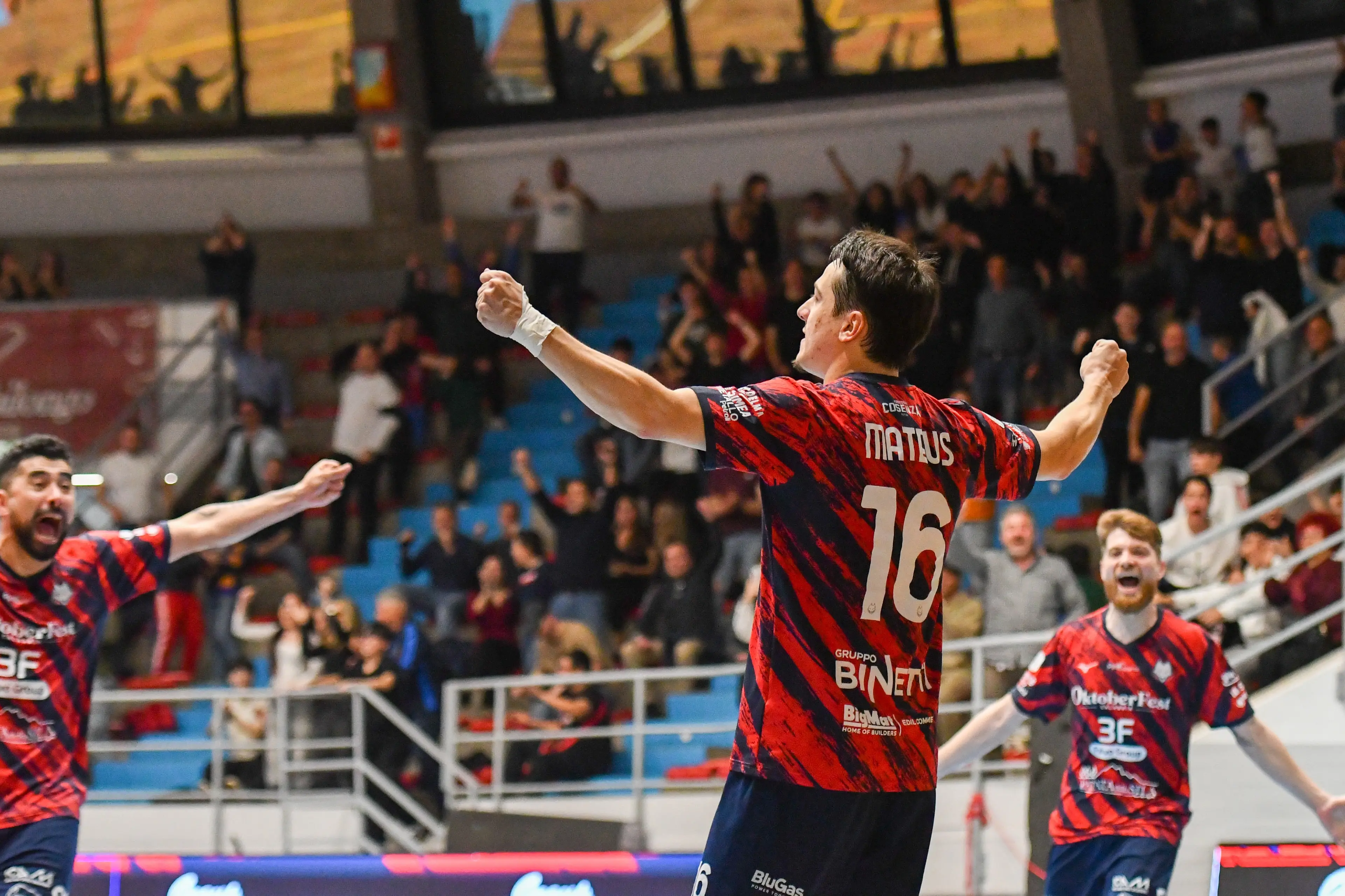 Pirossigeno Cosenza da urlo: i Lupi del futsal battono 4-1 la Feldi Eboli