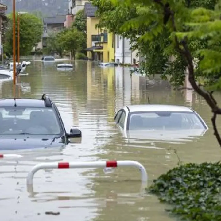 Toscana flagellata dal maltempo, frazioni isolate ed evacuazioni in corso