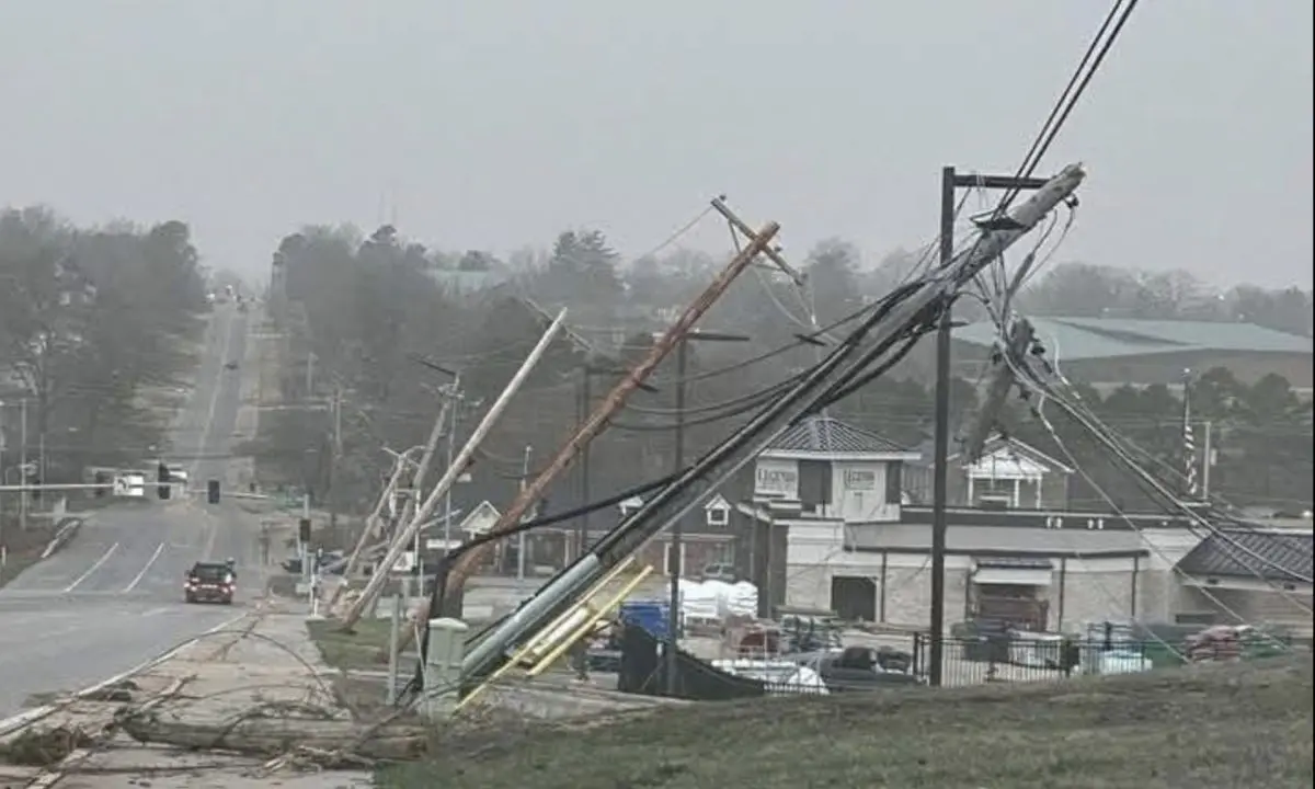 Tornado e tempeste negli Stati Uniti: almeno 33 vittime e devastazione nel Midwest e nel Sud