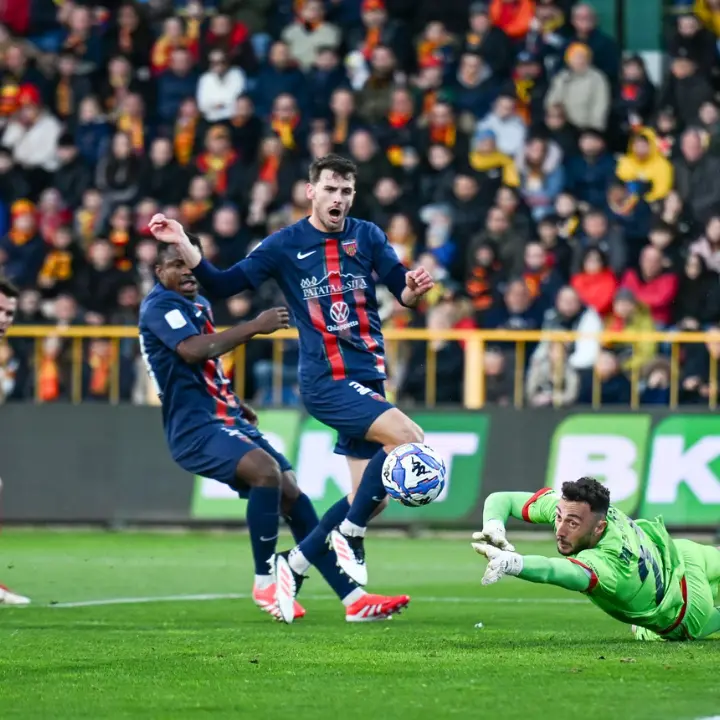 Il Cosenza di Guarascio umiliato al Ceravolo: poker del Catanzaro