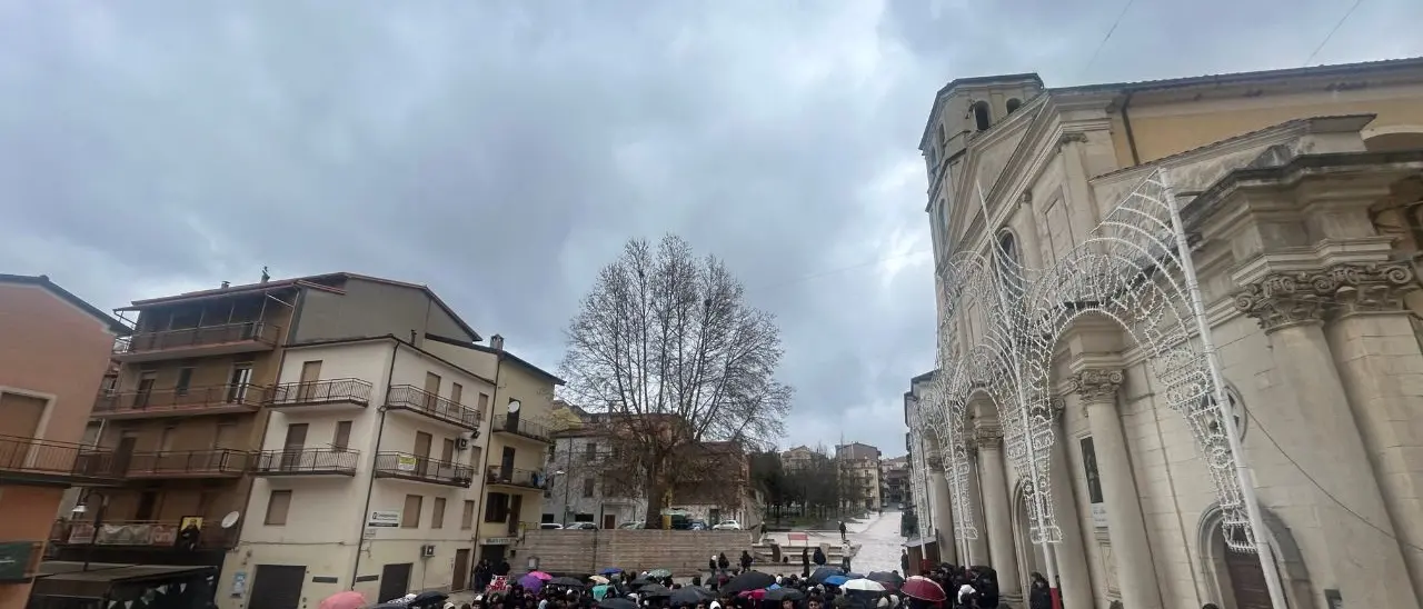 Deepfake ad Acri, gli studenti di nuovo in piazza: «Basta caccia alle streghe»