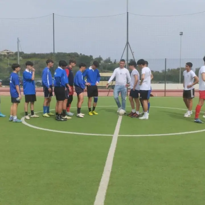 Calcio a 5, i ragazzi dell'IIS di Corigliano Rossano in lizza per un trofeo
