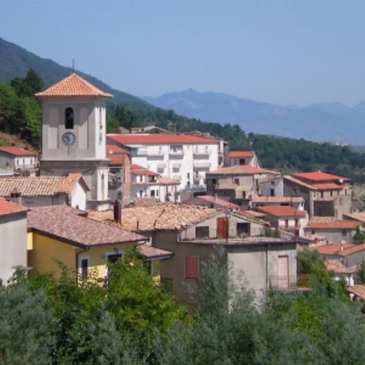 Viola il divieto di avvicinamento alla moglie, un arresto a Rota Greca