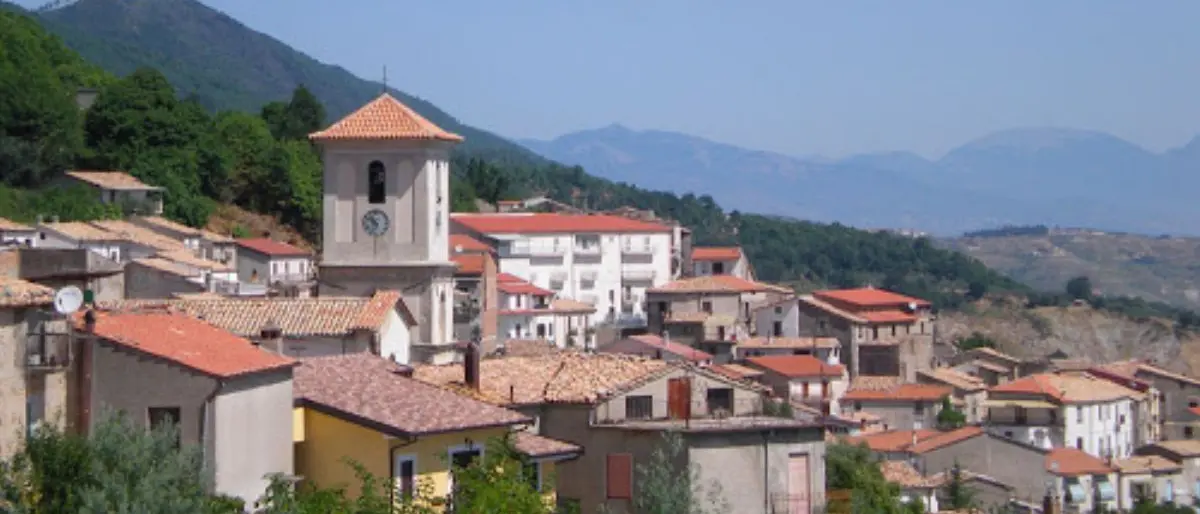 Viola il divieto di avvicinamento alla moglie, un arresto a Rota Greca