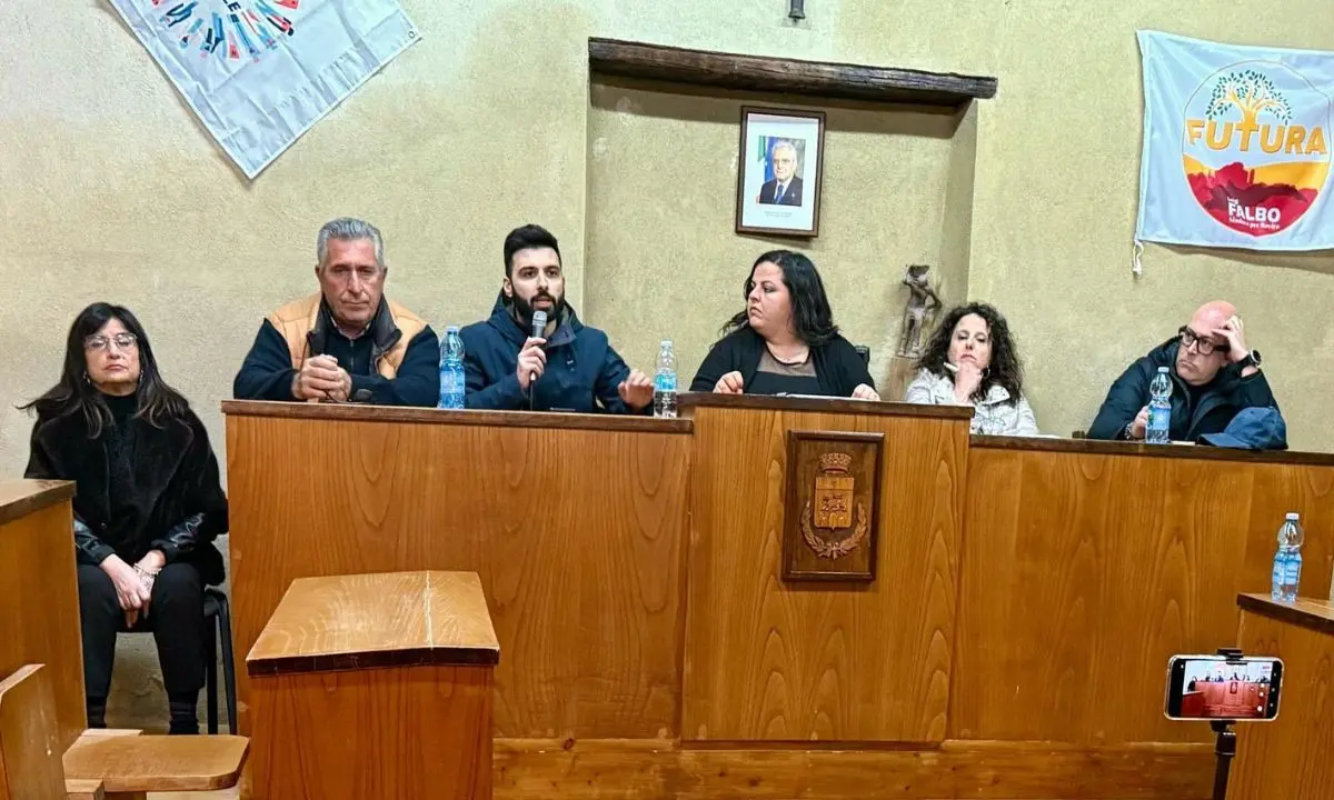 Rovito, il \"fuoco\" degli ex alleati sul sindaco De Santis