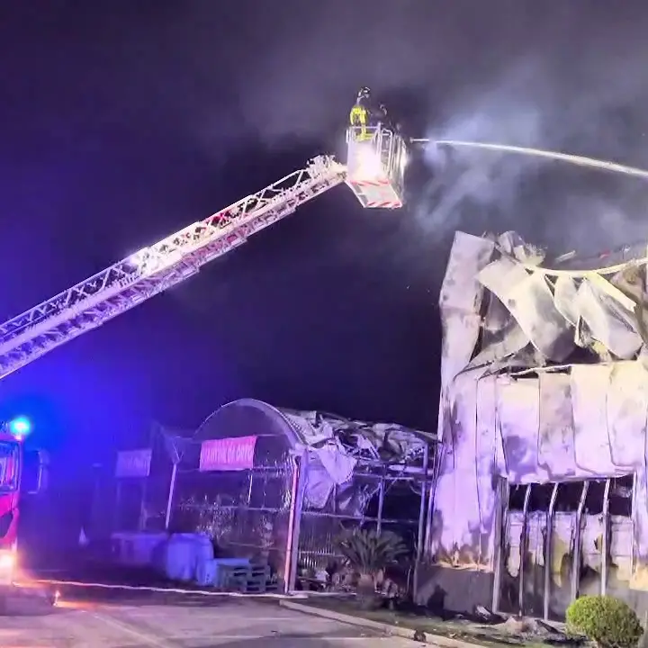 Incendio distrugge azienda a San Marco Argentano, la solidarietà di Franco Aceto