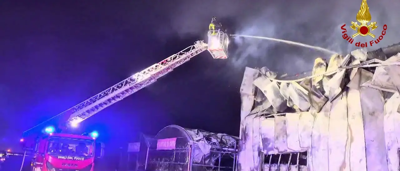 Incendio distrugge azienda a San Marco Argentano, la solidarietà di Franco Aceto