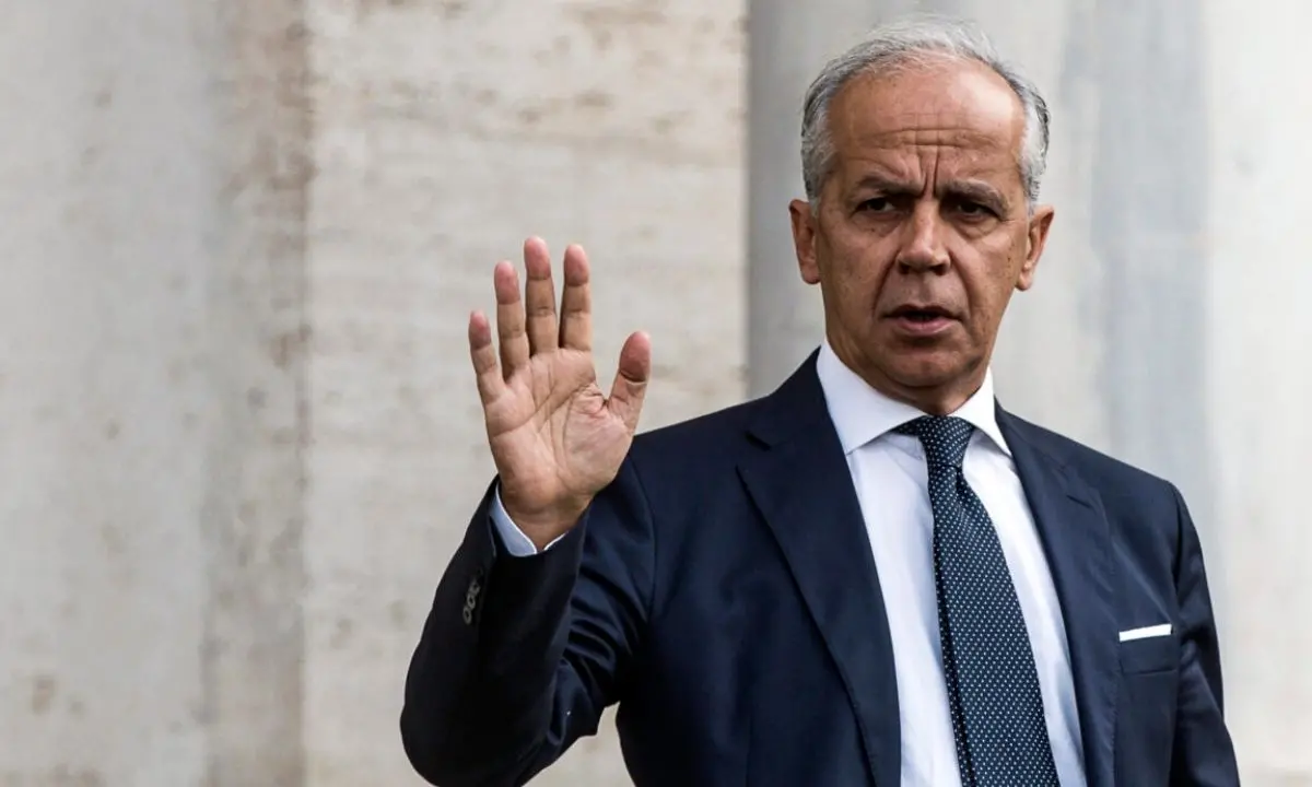 Piantedosi sul caso di Gabriele Carchidi: «La polizia ha rispettato i protocolli»