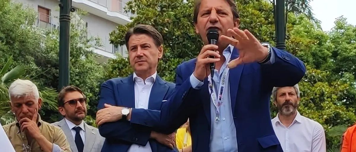 Conte a Cosenza, anche Tridico in piazza per il caso Scutellà-Gentile