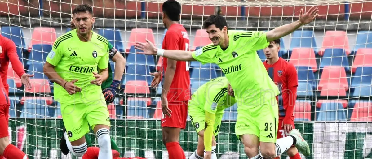 Il Cosenza crolla ancora: il Pisa passeggia al “Marulla”, la Serie C è sempre più vicina