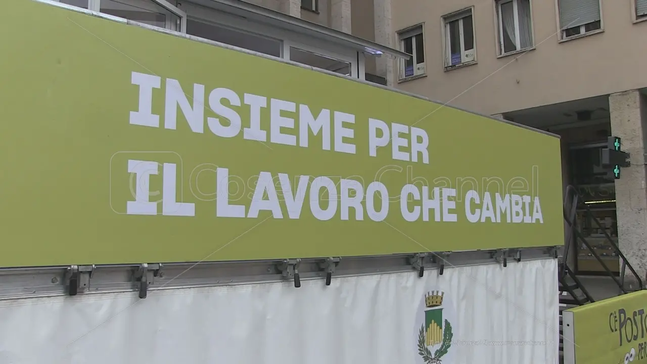 \"C'è posto per te\": a Cosenza selezionati mille aspiranti lavoratori | VIDEO