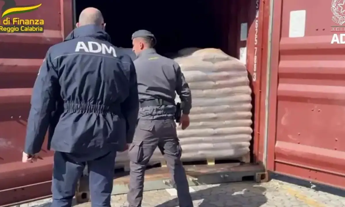Cocaina come se non ci fosse un domani. Sequestrata una tonnellata di droga a Gioia Tauro