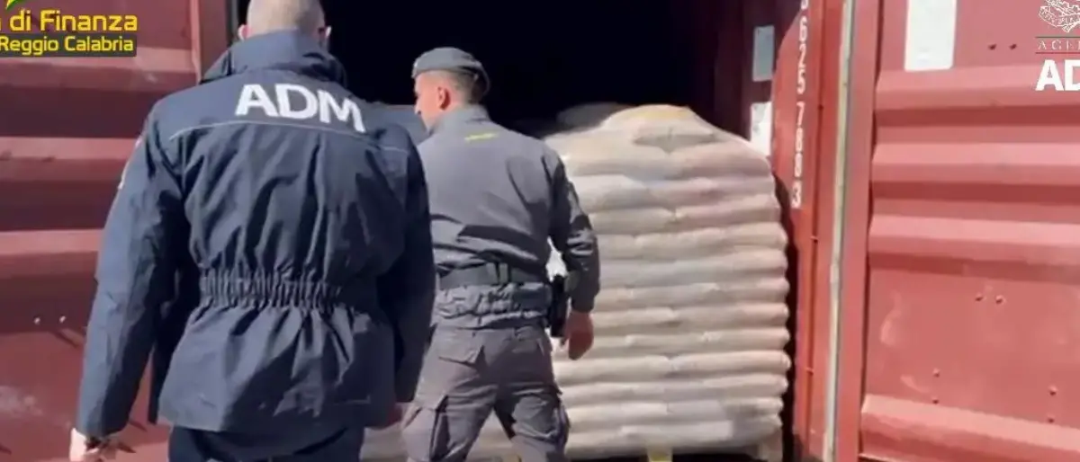 Cocaina come se non ci fosse un domani. Sequestrata una tonnellata di droga a Gioia Tauro