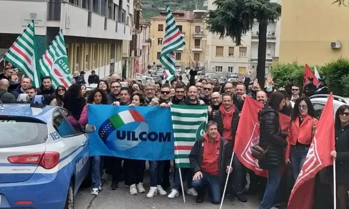 Telecomunicazioni, lo sciopero si fa sentire anche a Cosenza