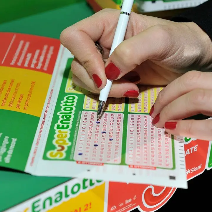 Colpo fortunato al SuperEnalotto: “5” da oltre 43mila euro a San Demetrio Corone