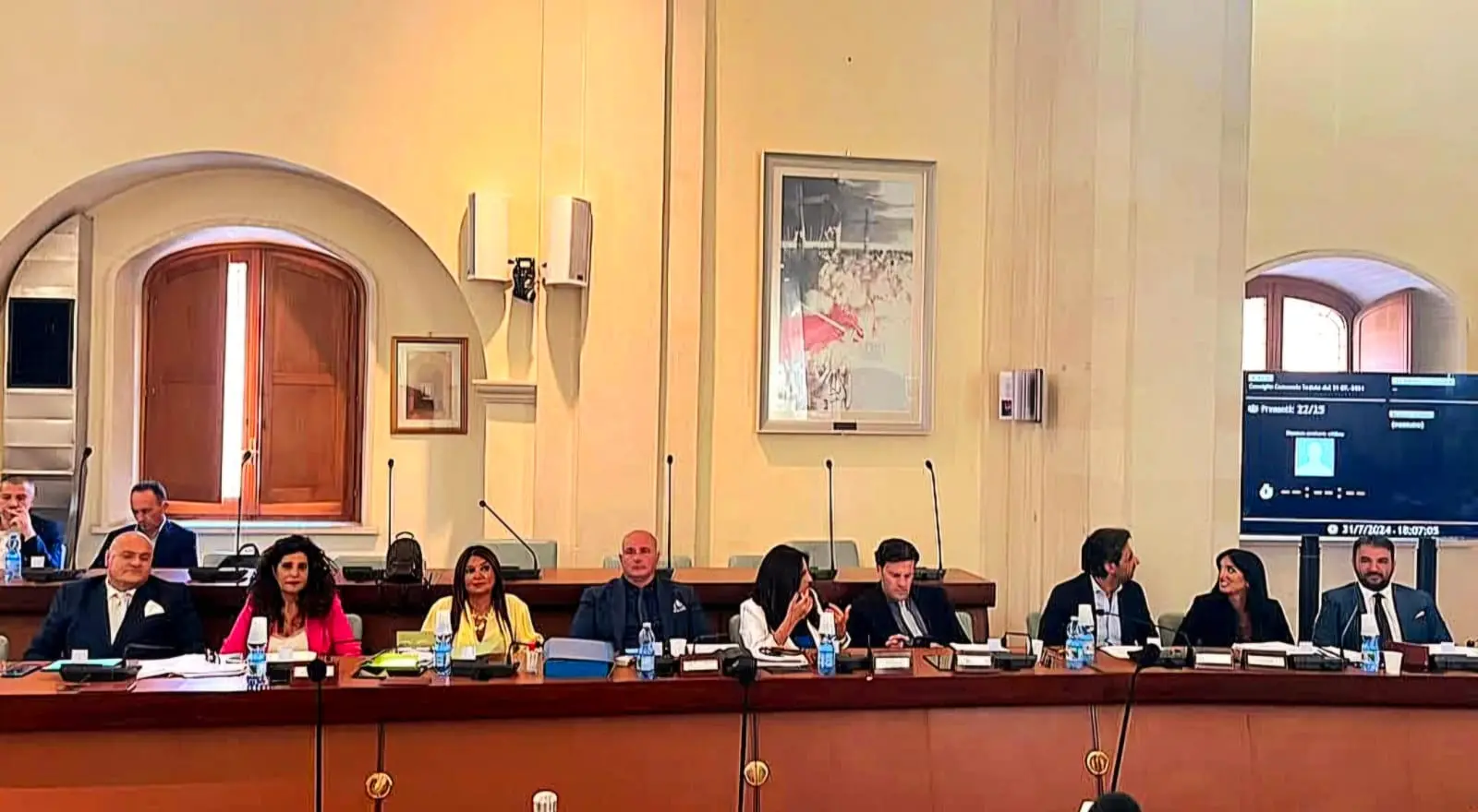 Corigliano Rossano, opposizione all'attacco: «250mila euro per un unico legale interno»