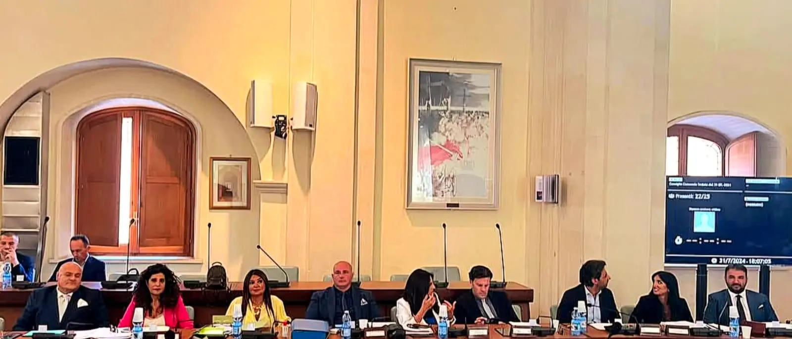 Corigliano Rossano, opposizione all'attacco: «250mila euro per un unico legale interno»