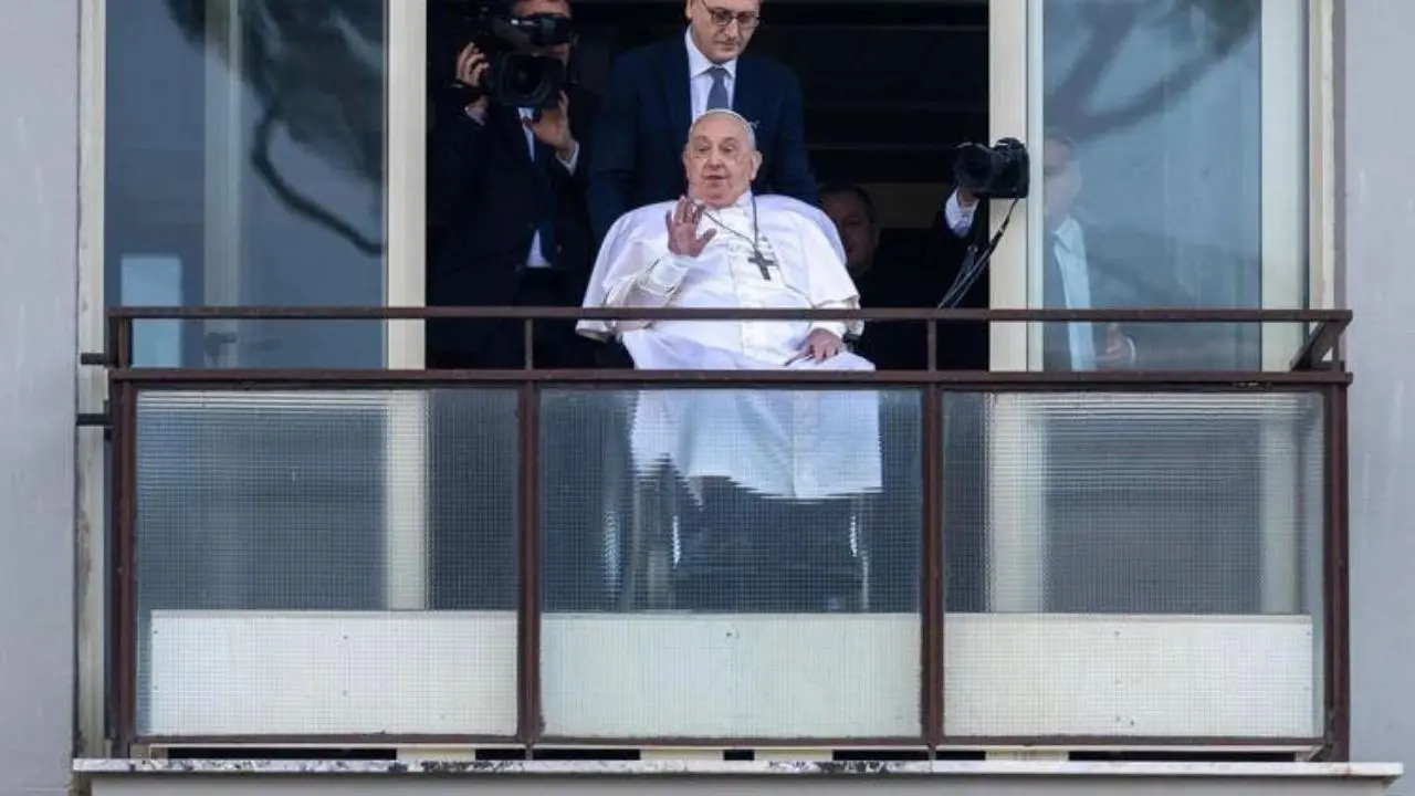 Papa Francesco, migliora infezione: al Pontefice serve meno ossigeno