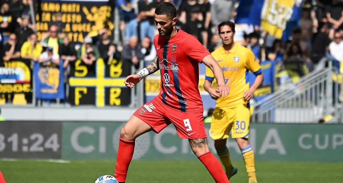 Cosenza, per Rizzo Pinna l’Ascoli sbatte su Guarascio.\u00A0Patti conferma:\u00A0«Difficilissimo»\n