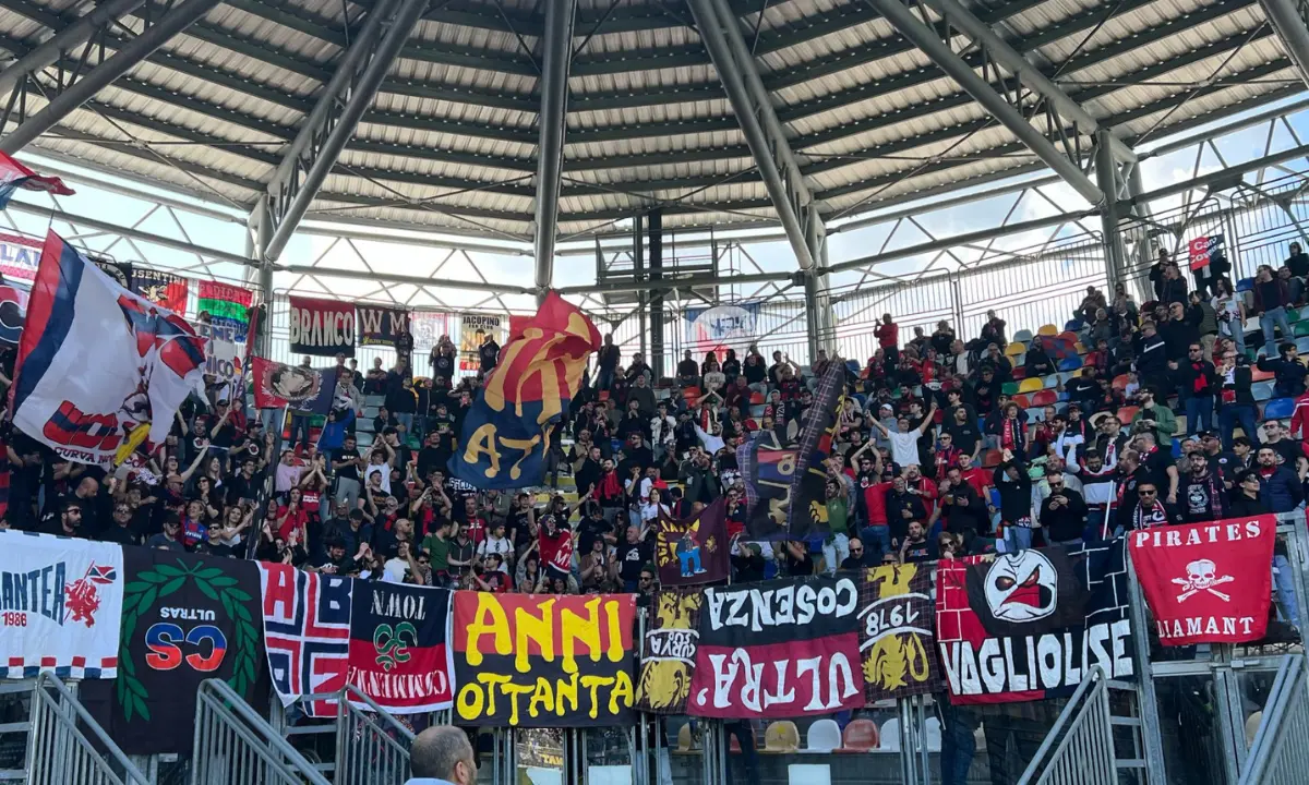 Frosinone-Cosenza 2-2, Pecorino all'ultimo secondo beffa i Lupi