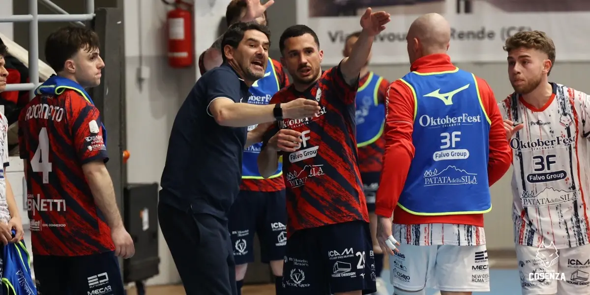 Pirossigeno Cosenza, i Lupi del futsal non mollano e riprendono l'Ecocity: finisce 3-3