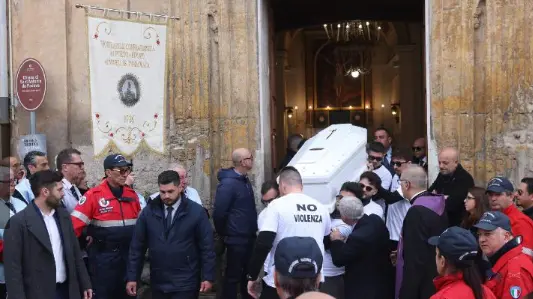 Funerali di Sara Campanella, la studentessa uccisa riceverà la laurea alla memoria