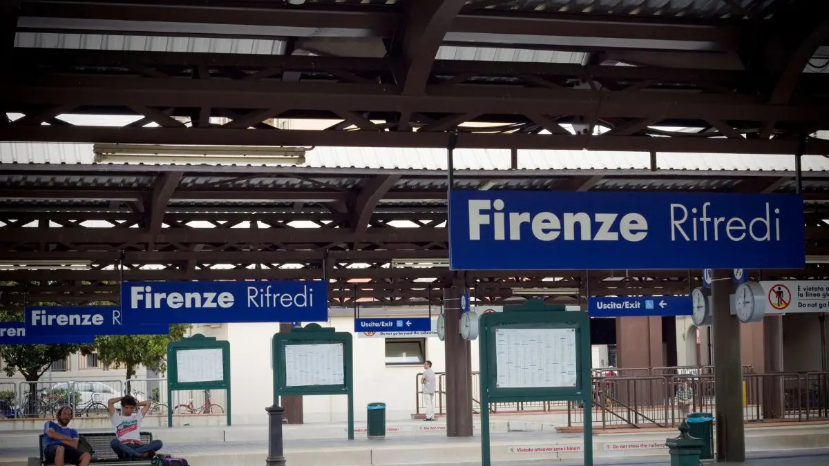 Bambina dimenticata in stazione a Firenze Rifredi: ritrovata sana e salva grazie alla Polfer