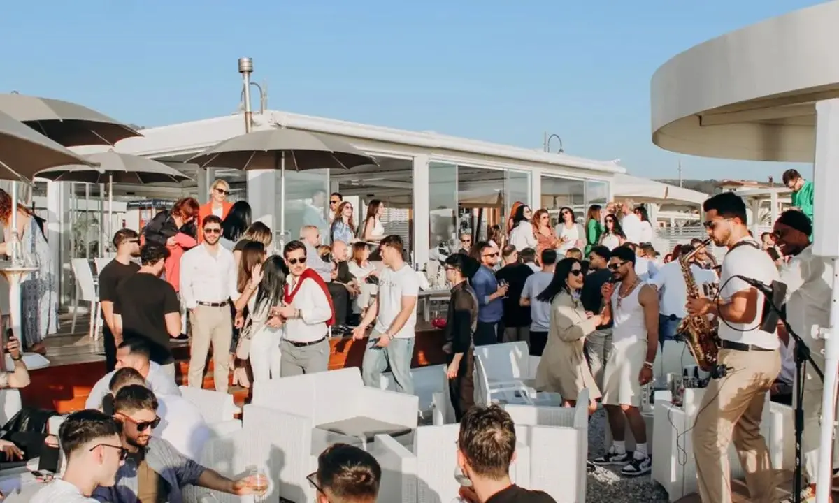 Riva Restaurant, a Falerna Marina arriva il Flower Glory show: come trascorrere Pasqua e Pasquetta